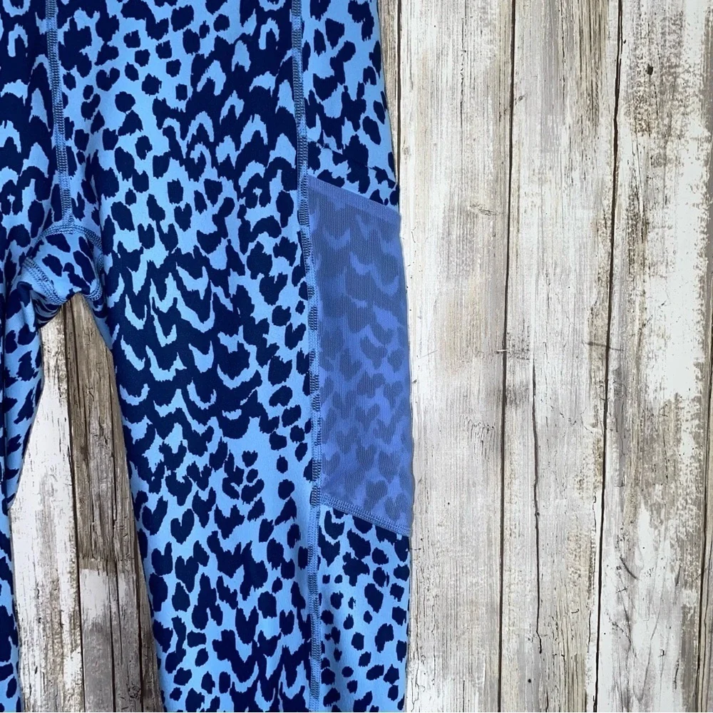 Fabletics Marina Sahara Blue Cheetah On The Go Powerhold Leggings - Picture 3 of 6